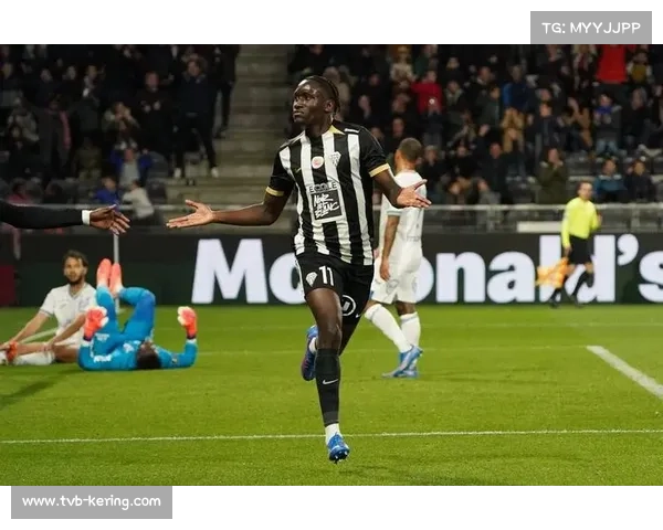 费内巴切租借昂热19岁前锋谢里夫，含2200万欧买断条款